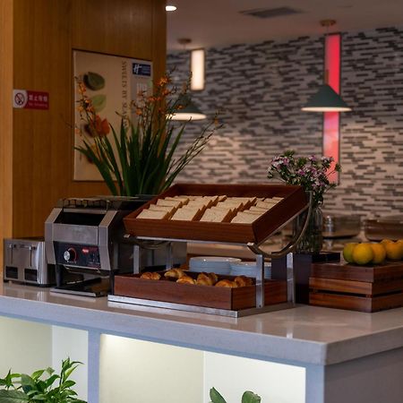 Holiday Inn Express Chengdu Airport Zone Free Shuttle From Shuangliu International Airport To Hotel ,Welcome Drink Exterior foto